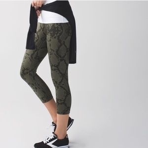 Lululemon Wunder Under Crop III; Ziggy Snake Print